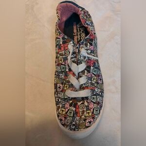 Bob's Skechers tennis shoes